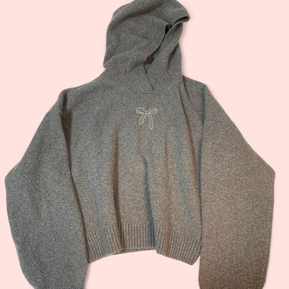 Hollister Grey Hoodie with Bow Embroidered Detail Size Small - Picture 2 of 7